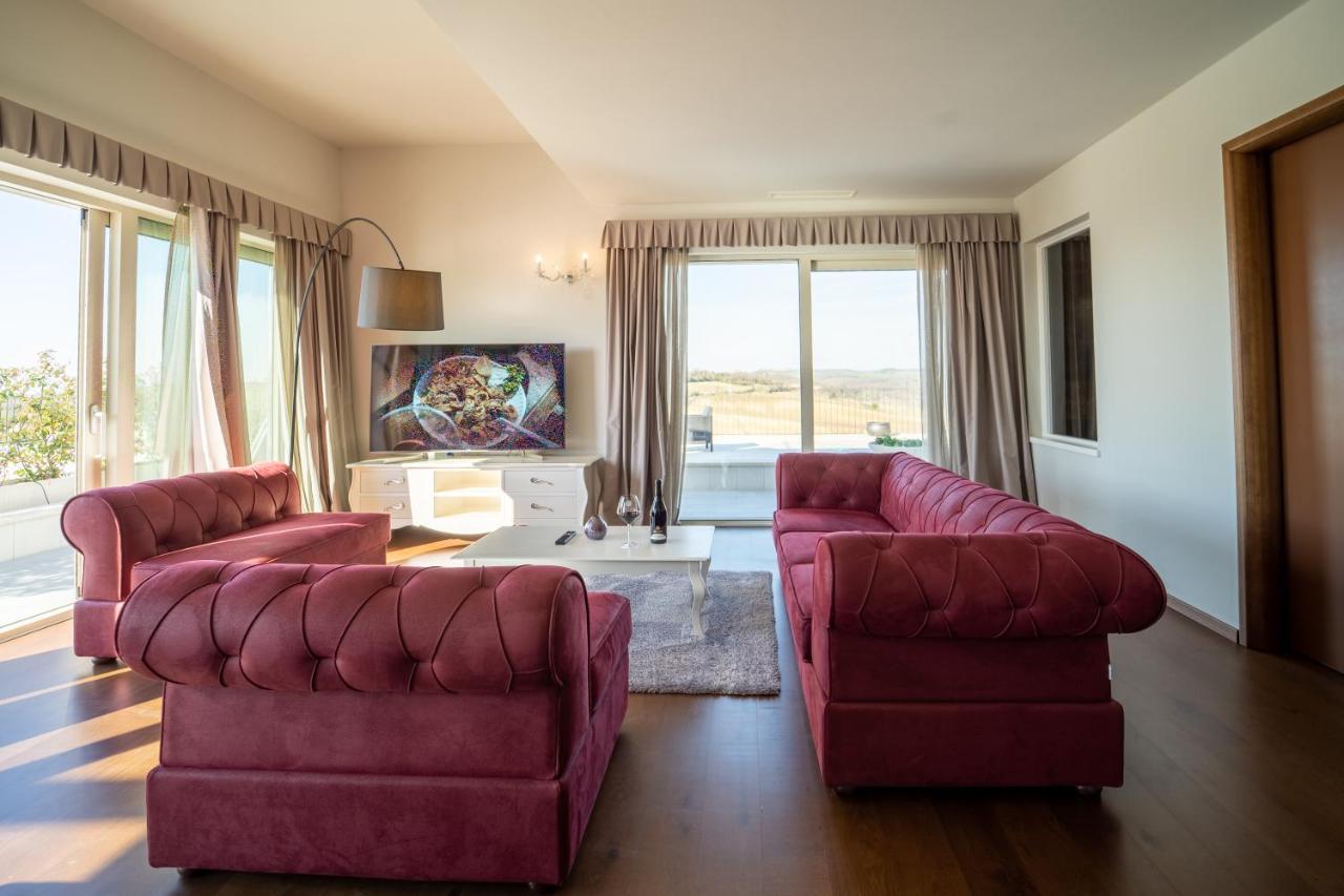 Wine Residence Cattunar ブルトニグラ エクステリア 写真