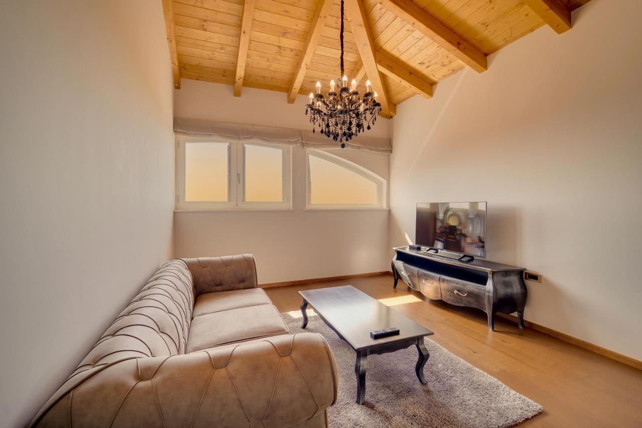Wine Residence Cattunar ブルトニグラ エクステリア 写真