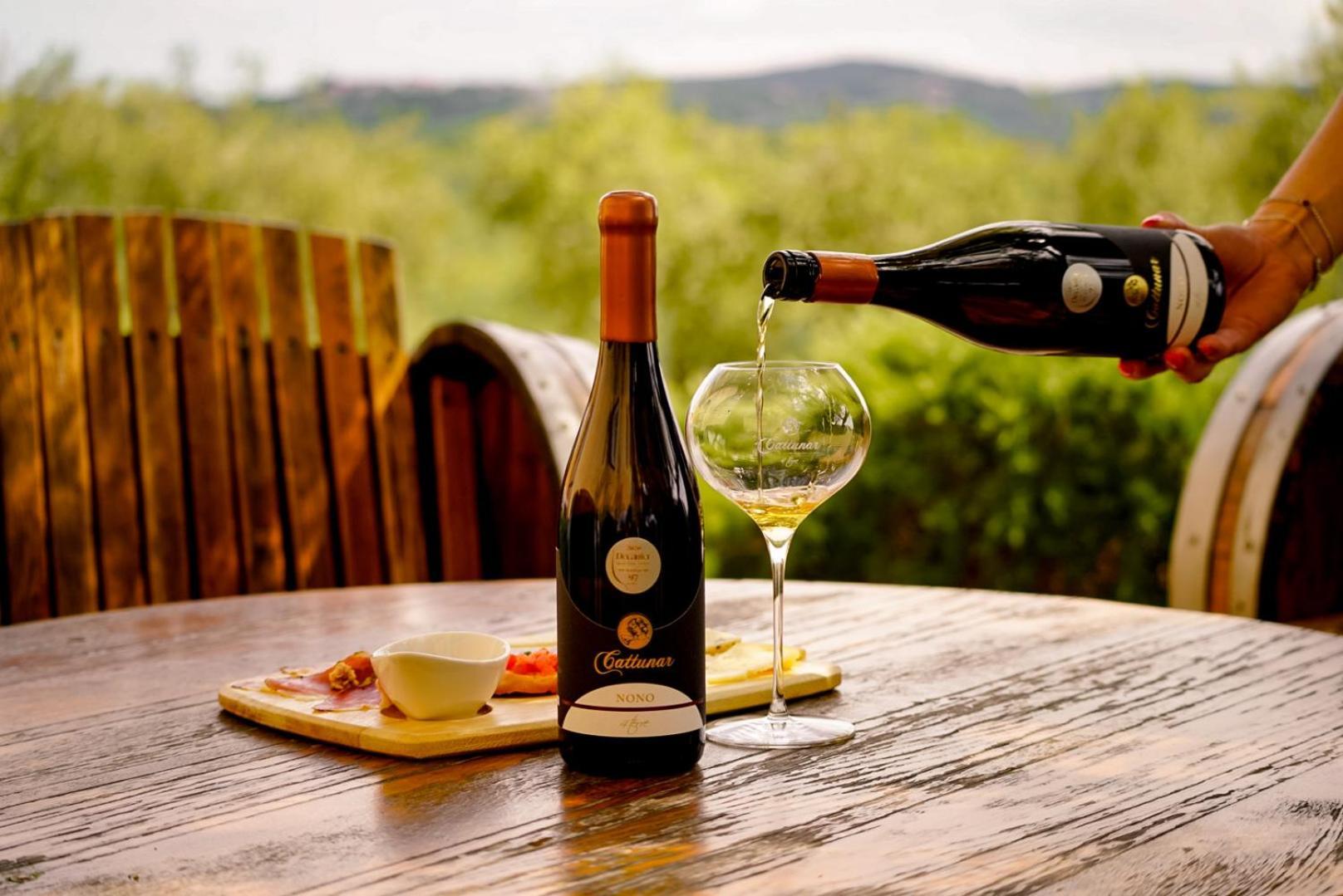 Wine Residence Cattunar ブルトニグラ エクステリア 写真