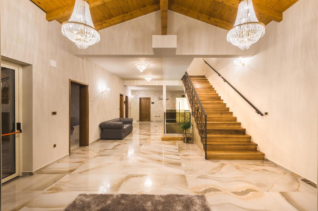 Wine Residence Cattunar ブルトニグラ エクステリア 写真
